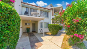 Lighthouse Unit 1, Yamba